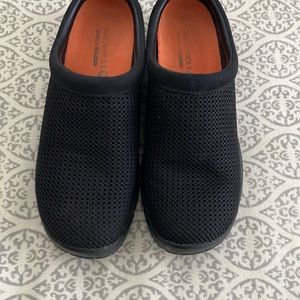 Merrill Slip ons. Size 9 Narrow.